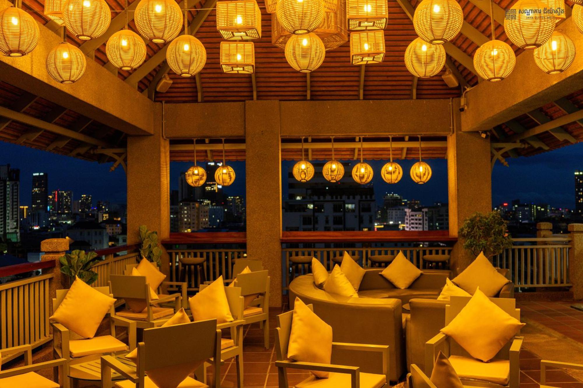 Jaya Suites Hotel Phnom Penh Exterior photo