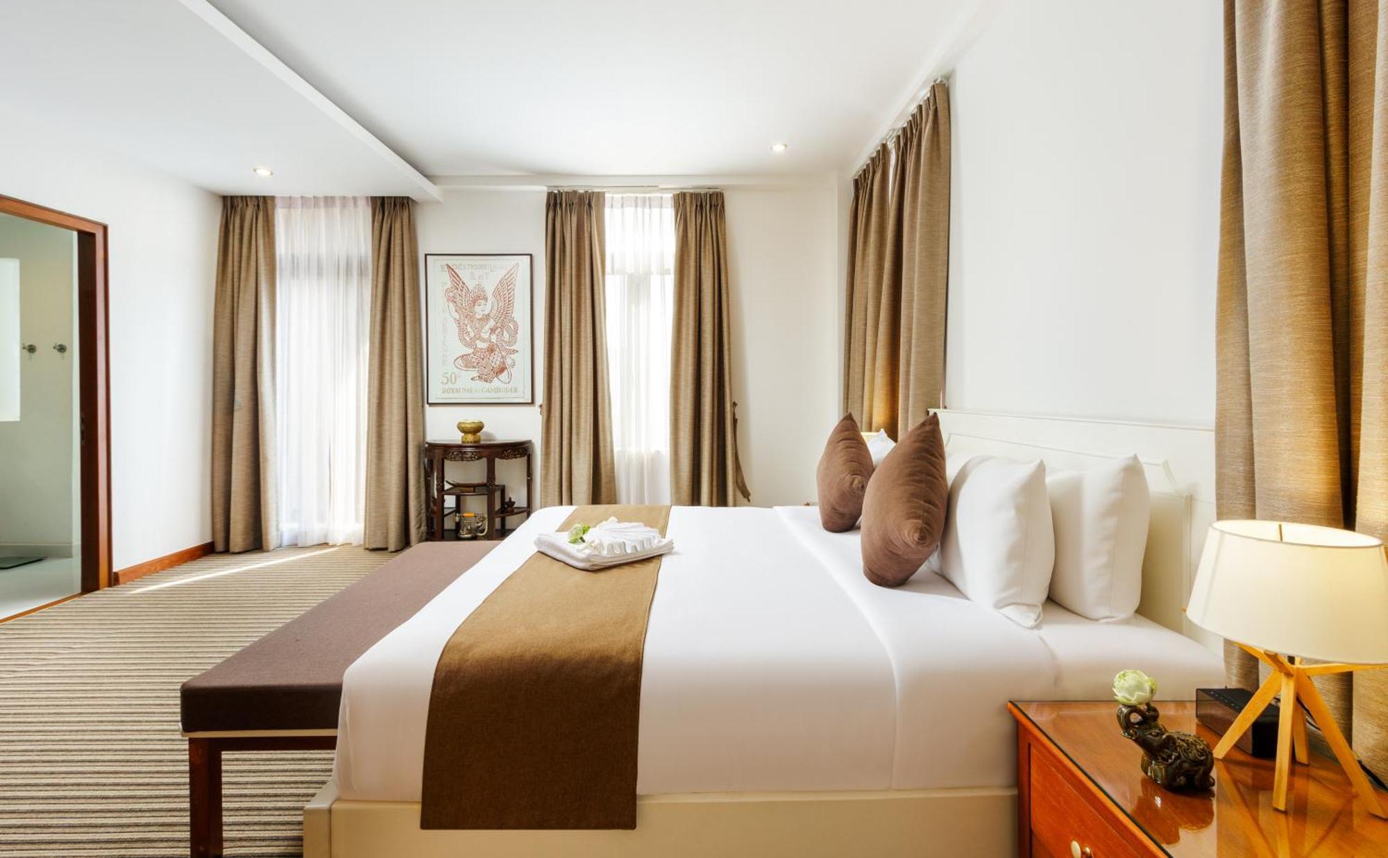 Jaya Suites Hotel Phnom Penh Exterior photo