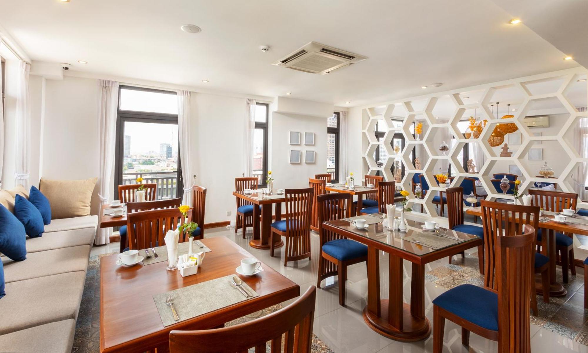 Jaya Suites Hotel Phnom Penh Exterior photo