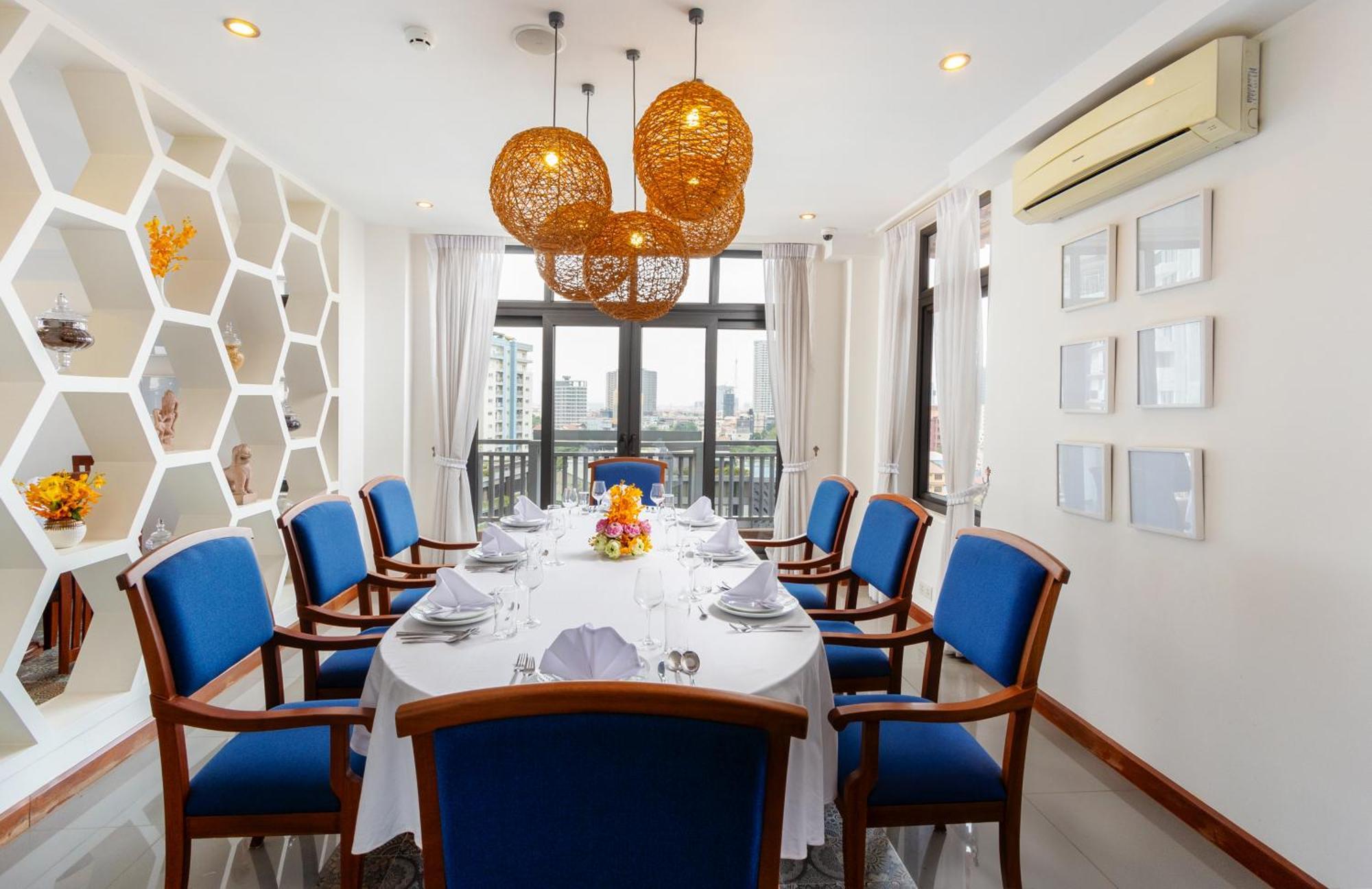 Jaya Suites Hotel Phnom Penh Exterior photo