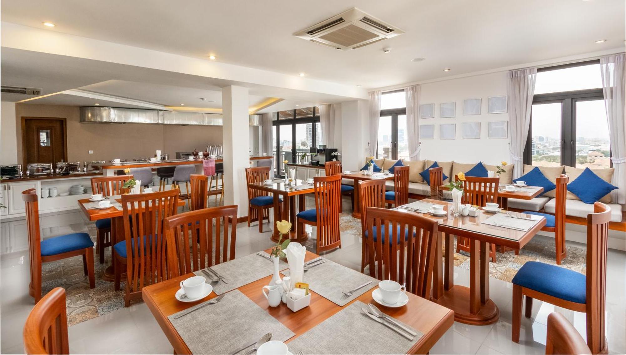 Jaya Suites Hotel Phnom Penh Exterior photo