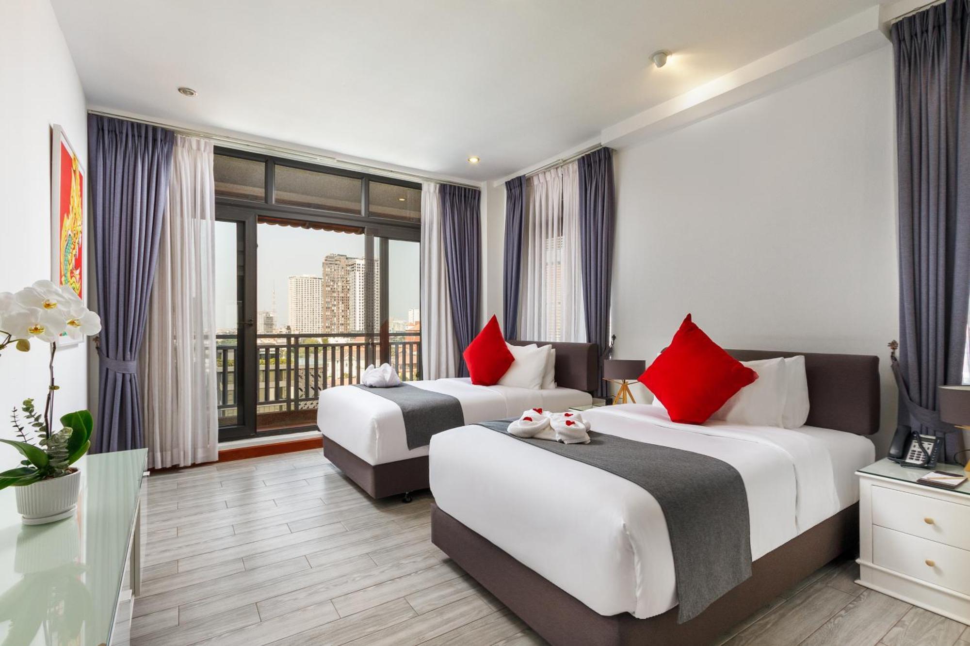 Jaya Suites Hotel Phnom Penh Exterior photo
