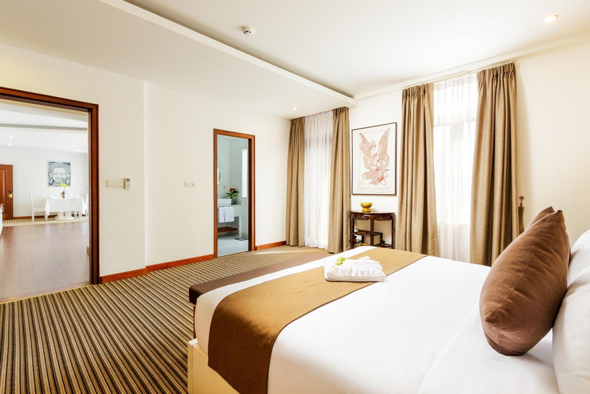 Jaya Suites Hotel Phnom Penh Exterior photo