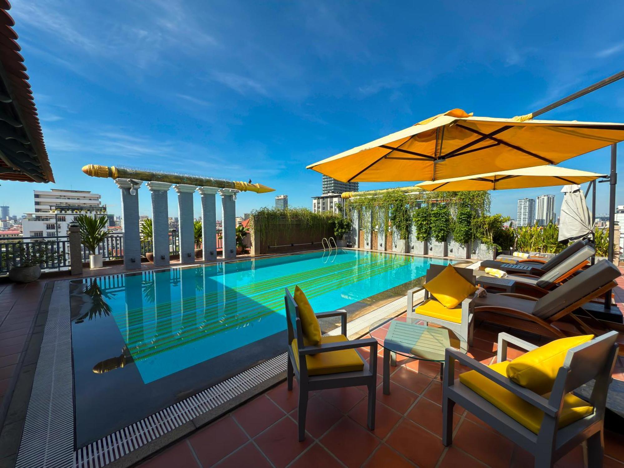 Jaya Suites Hotel Phnom Penh Exterior photo